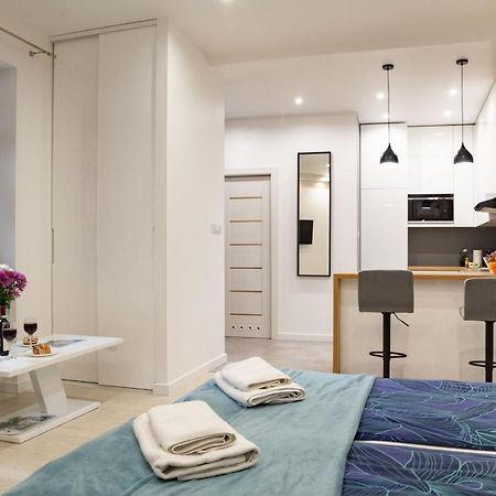Shy But Shining! Lovely, Stylish & Fully Equipped. Cracóvia Exterior foto