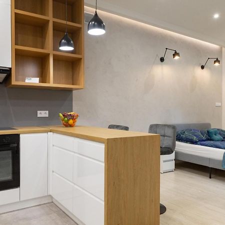 Shy But Shining! Lovely, Stylish & Fully Equipped. Cracóvia Exterior foto