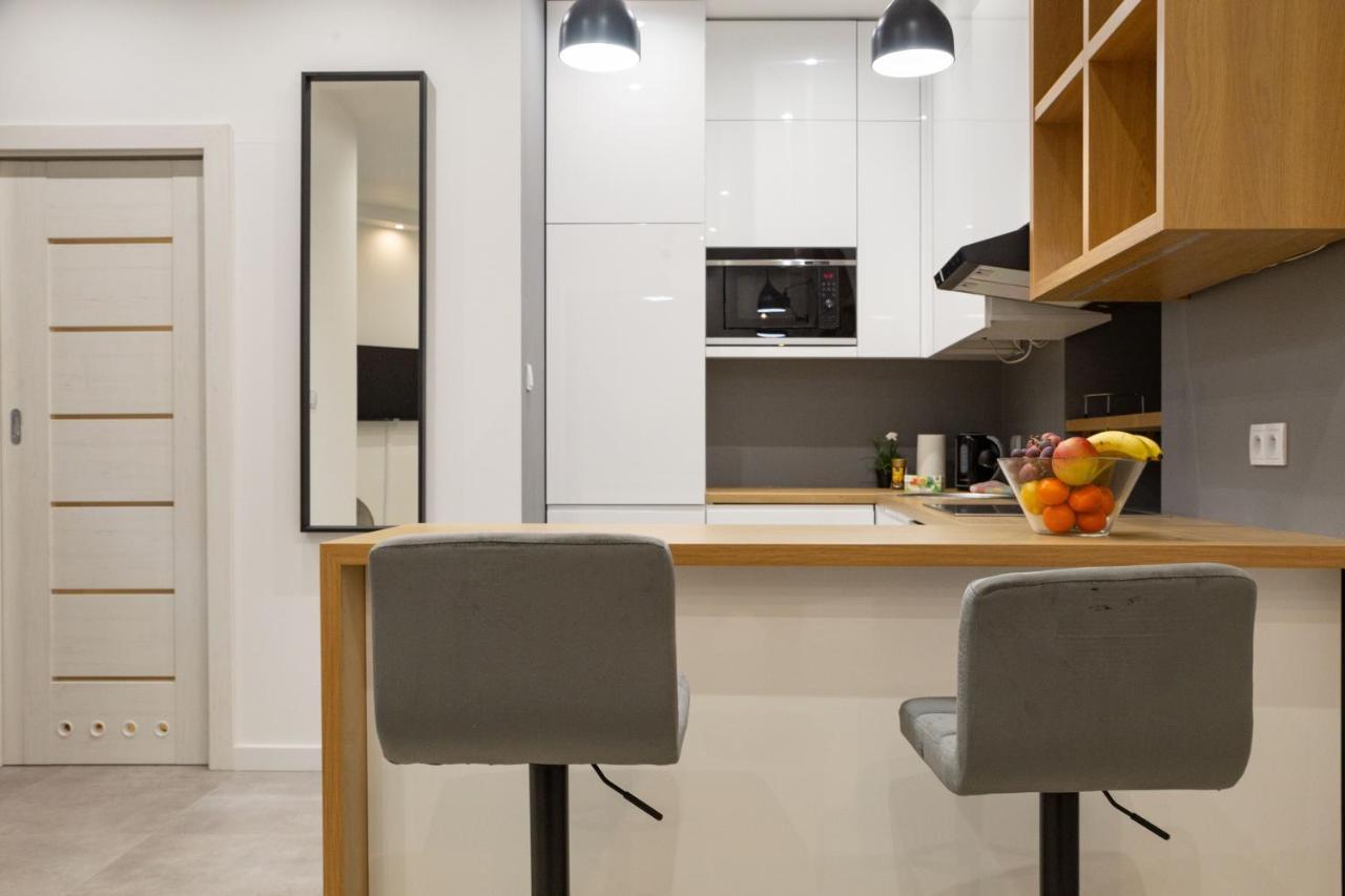 Shy But Shining! Lovely, Stylish & Fully Equipped. Cracóvia Exterior foto