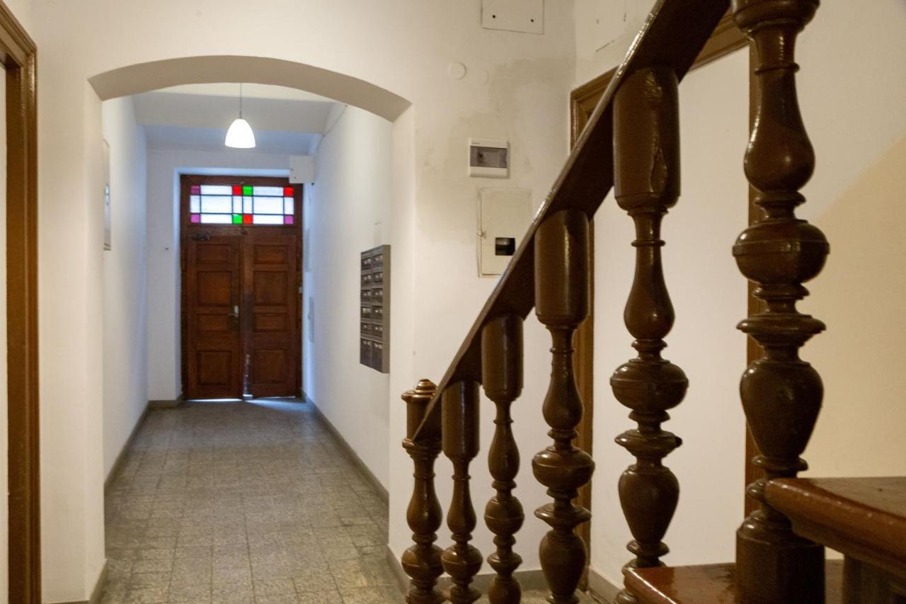 Shy But Shining! Lovely, Stylish & Fully Equipped. Cracóvia Exterior foto